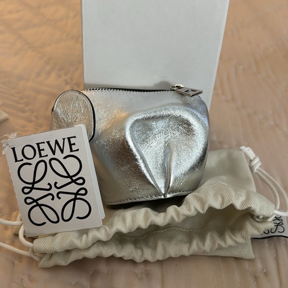 NEW LOEWE SILVER LEATHER COIN PURSE - Picture 3 of 7